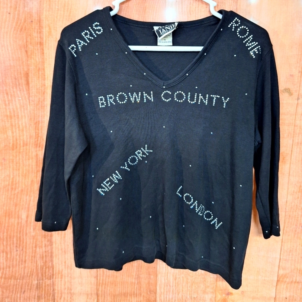 Lanie black v-neck t-shirt size small